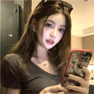 蒙娜丽莎与血月亮